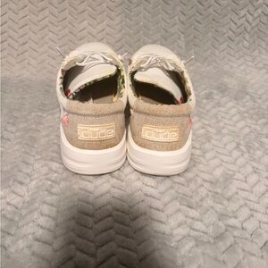 Hey Dude Kids White and Beige Floral-Lined Slip-Ons